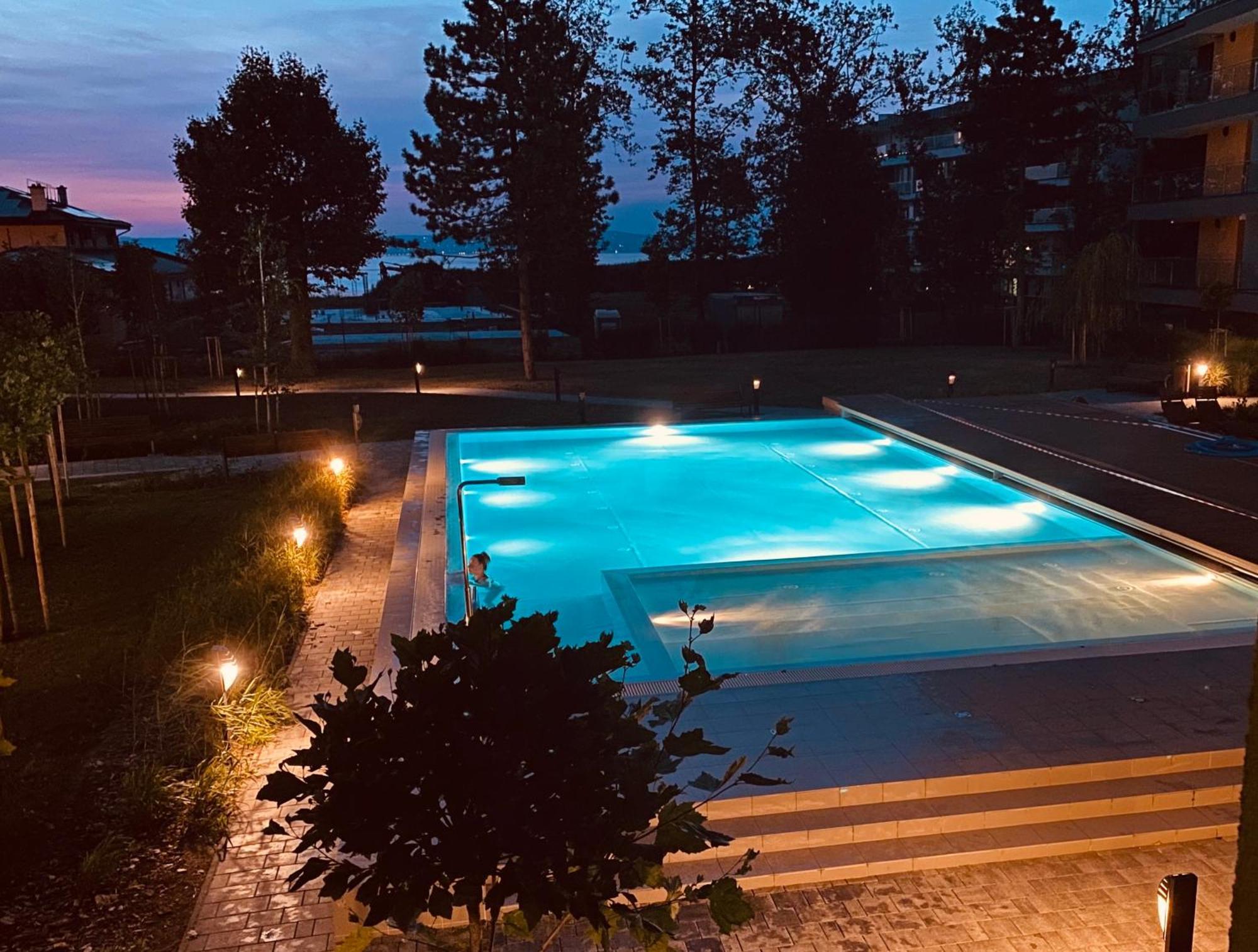 Medences Panoramas Balatom Apartman Siófok Buitenkant foto